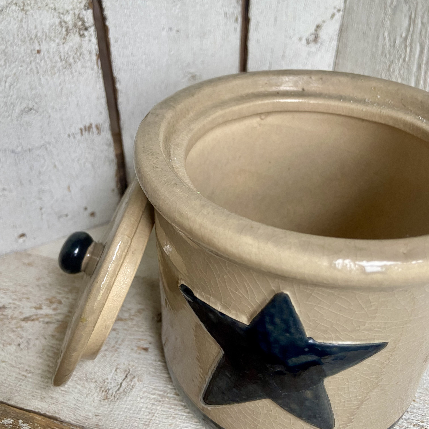 Vintage Americana Star Crock with Lid