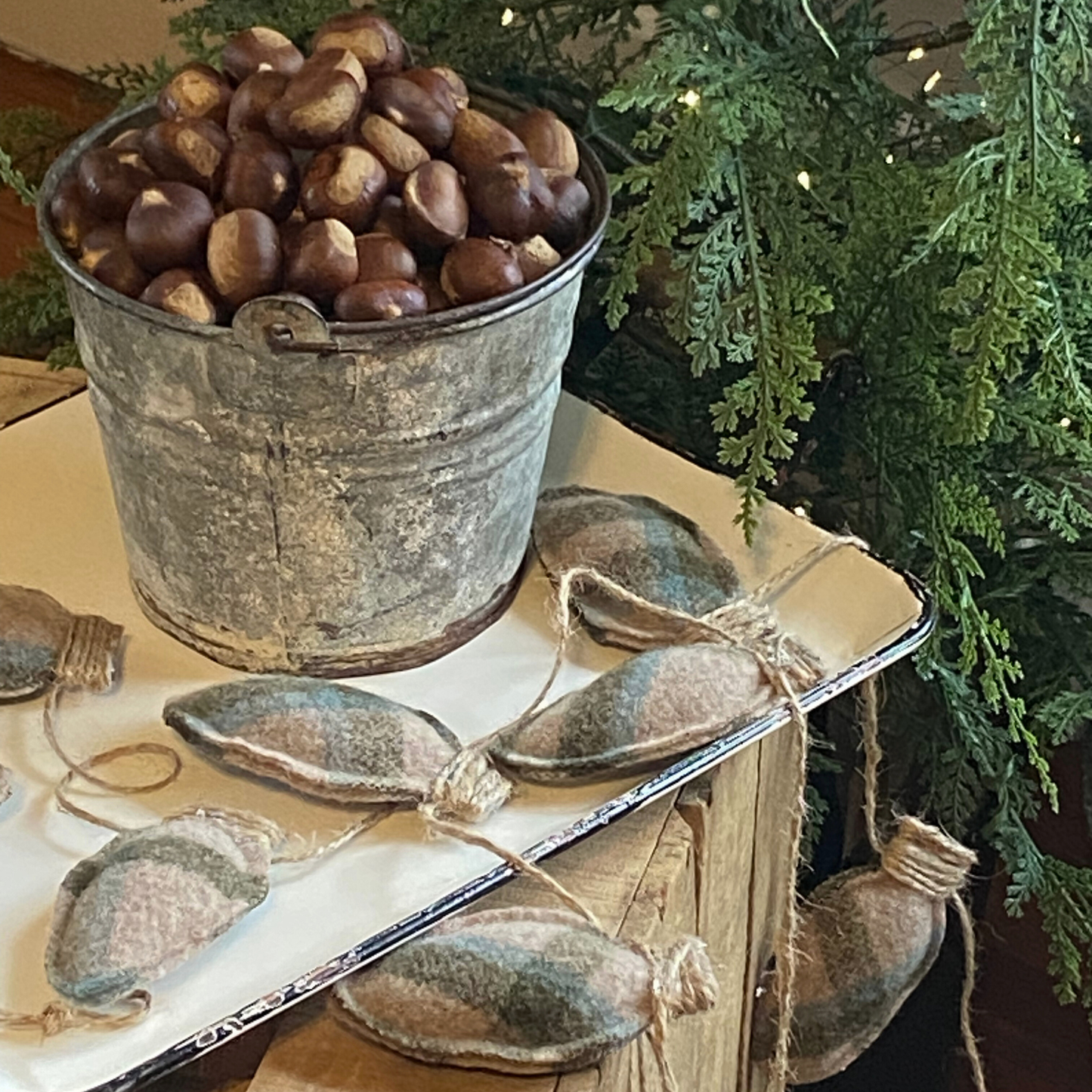 Vintage Plaid Christmas Bulbs Garland