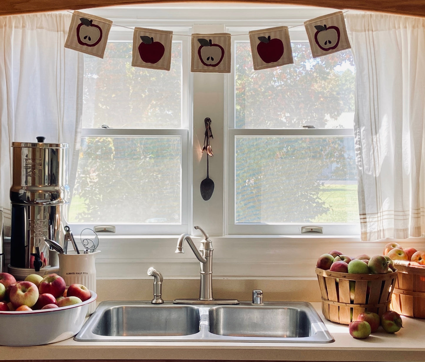 Apple Canvas Bunting Banner Fall Farmhouse Decor 4-foot