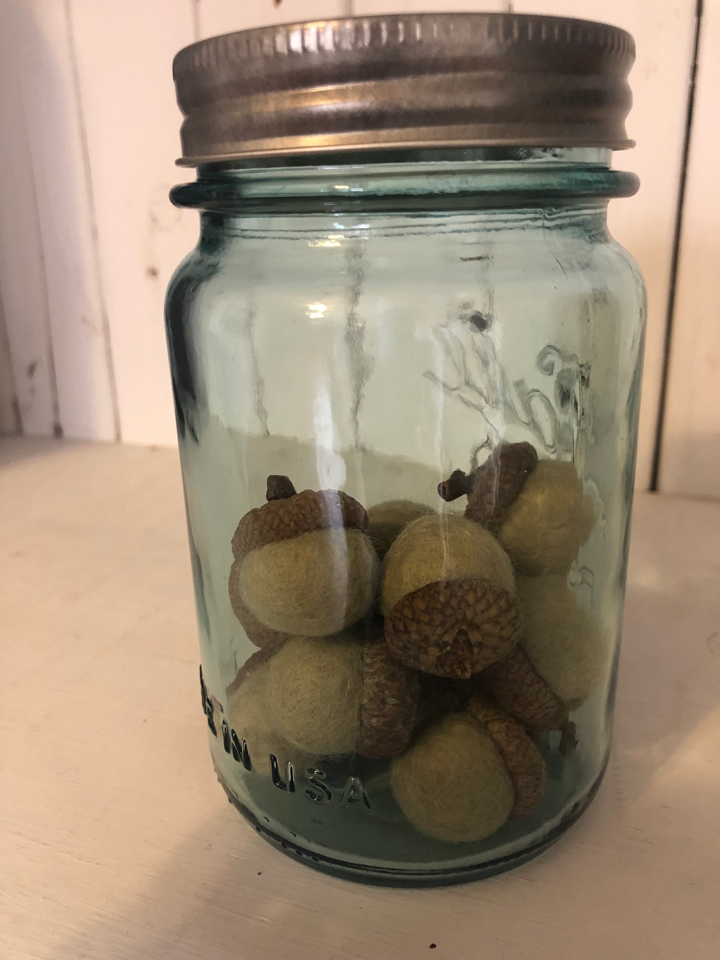 Felted Wool Acorns in Tan-20mm with Red Oak Caps 15 ct