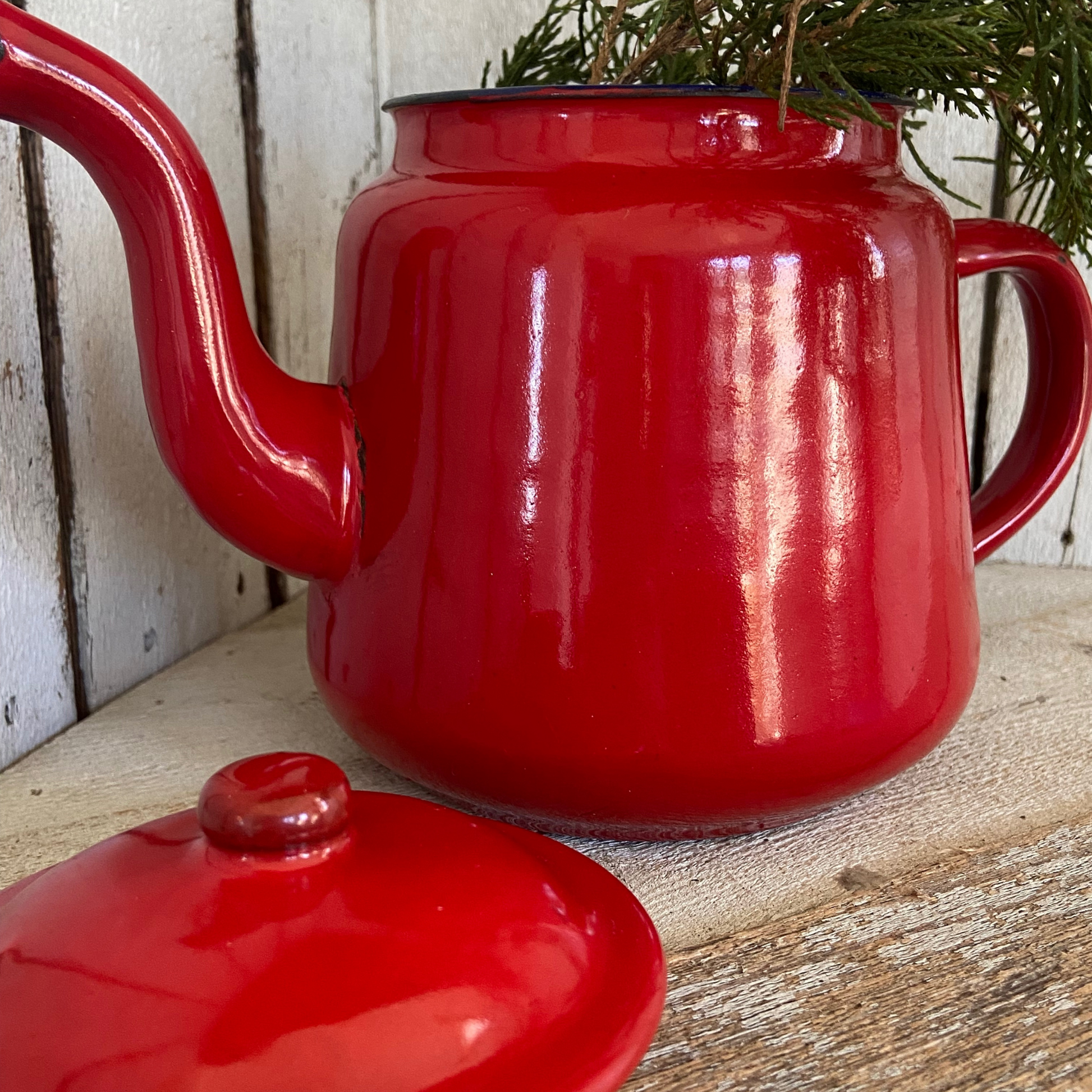 Vintage Red Metal Tea Pot w/Lid – In Sky Blue Pink LLC