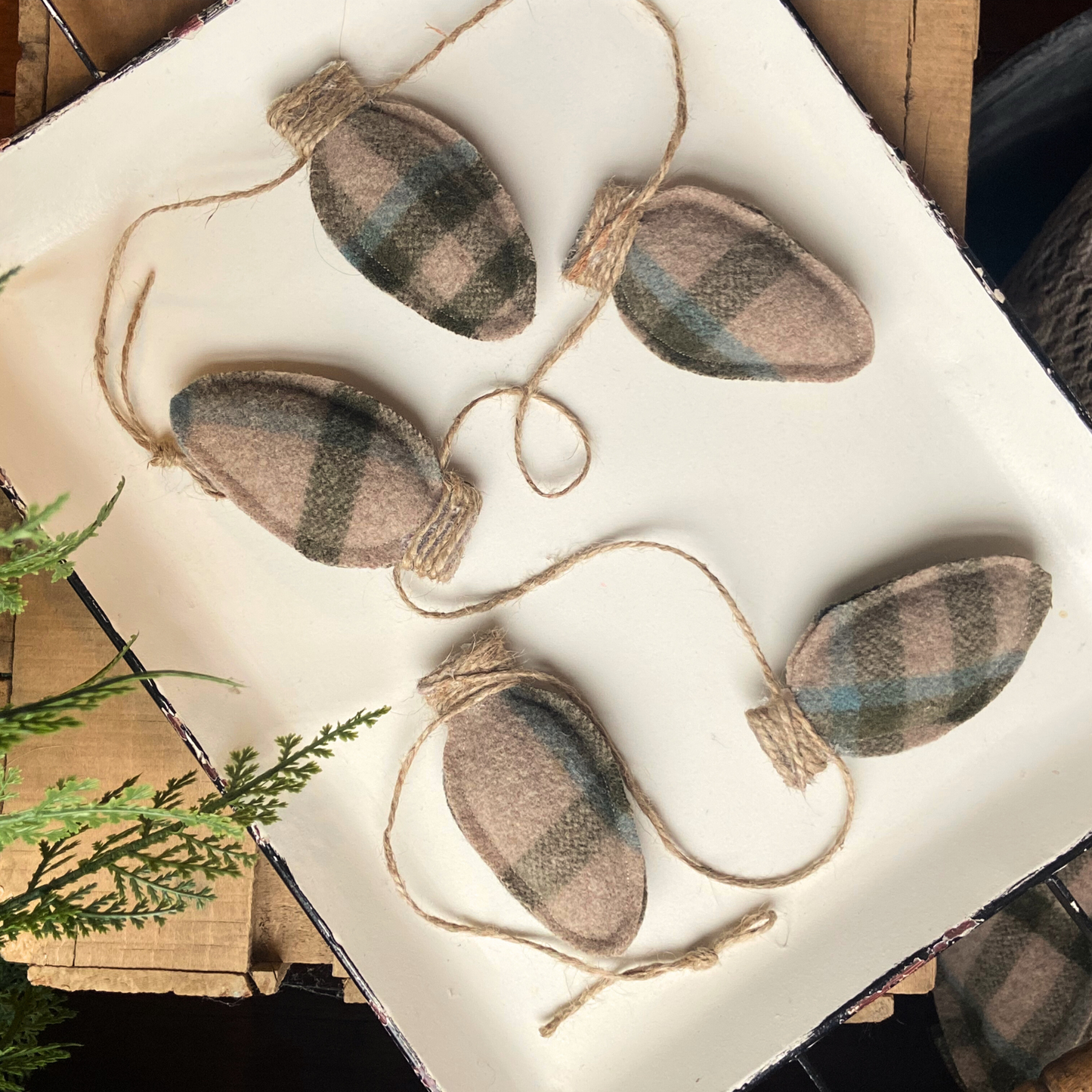 Vintage Plaid Christmas Bulbs Garland