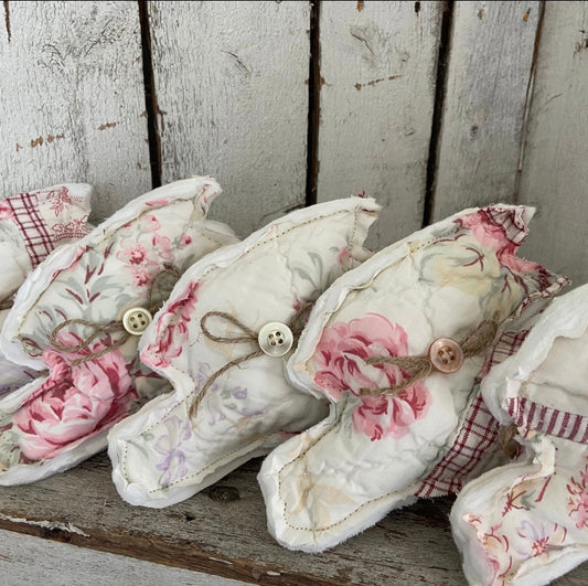 Quilted Bunnies Spring Garland from Vintage Floral Quilt-5 foot