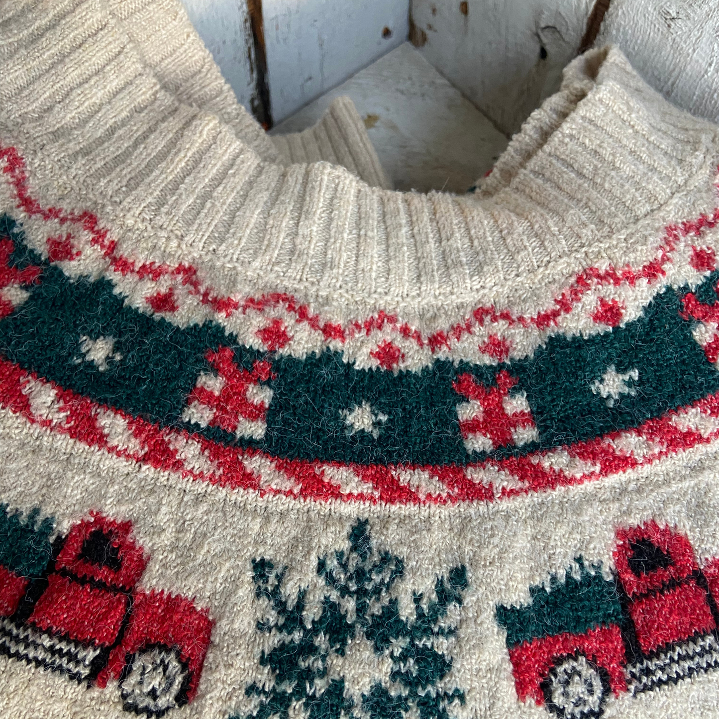 Vintage Christmas Sweater w/Red Trucks and Trees- size 2x