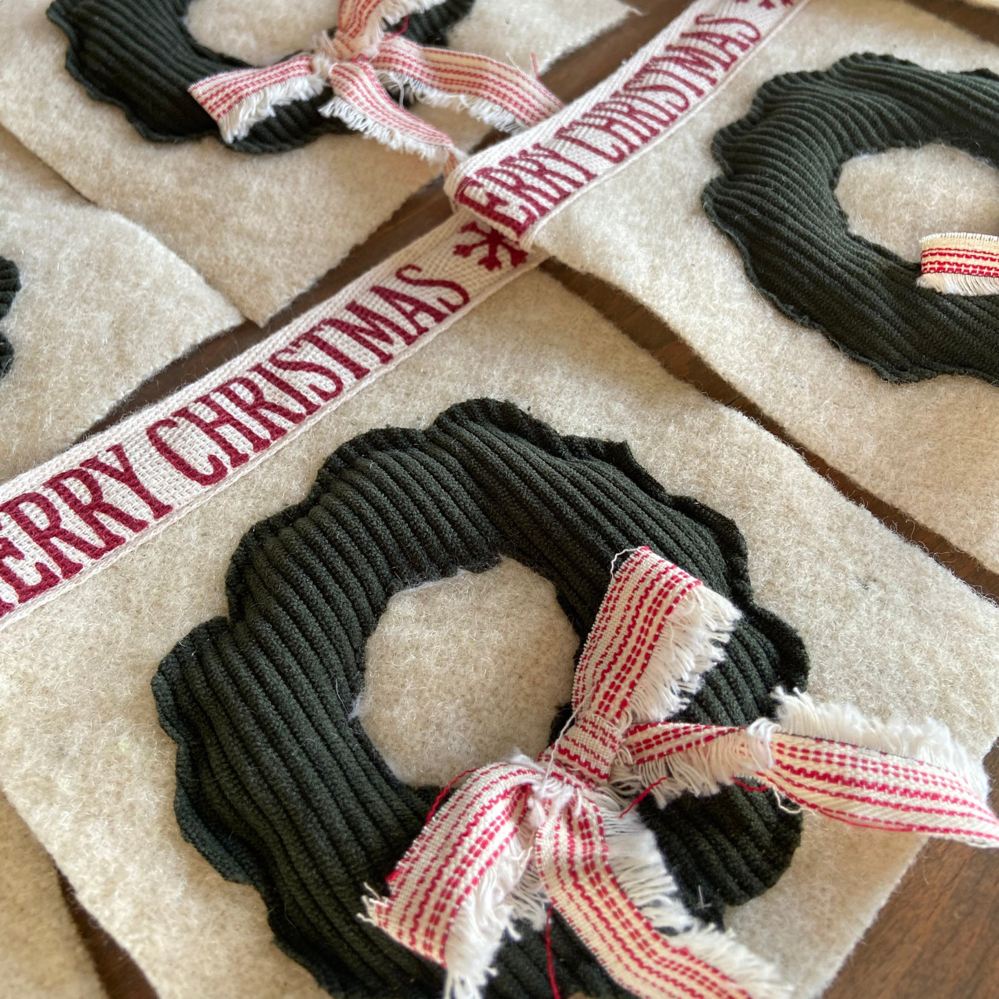Merry Christmas Wreath Banner