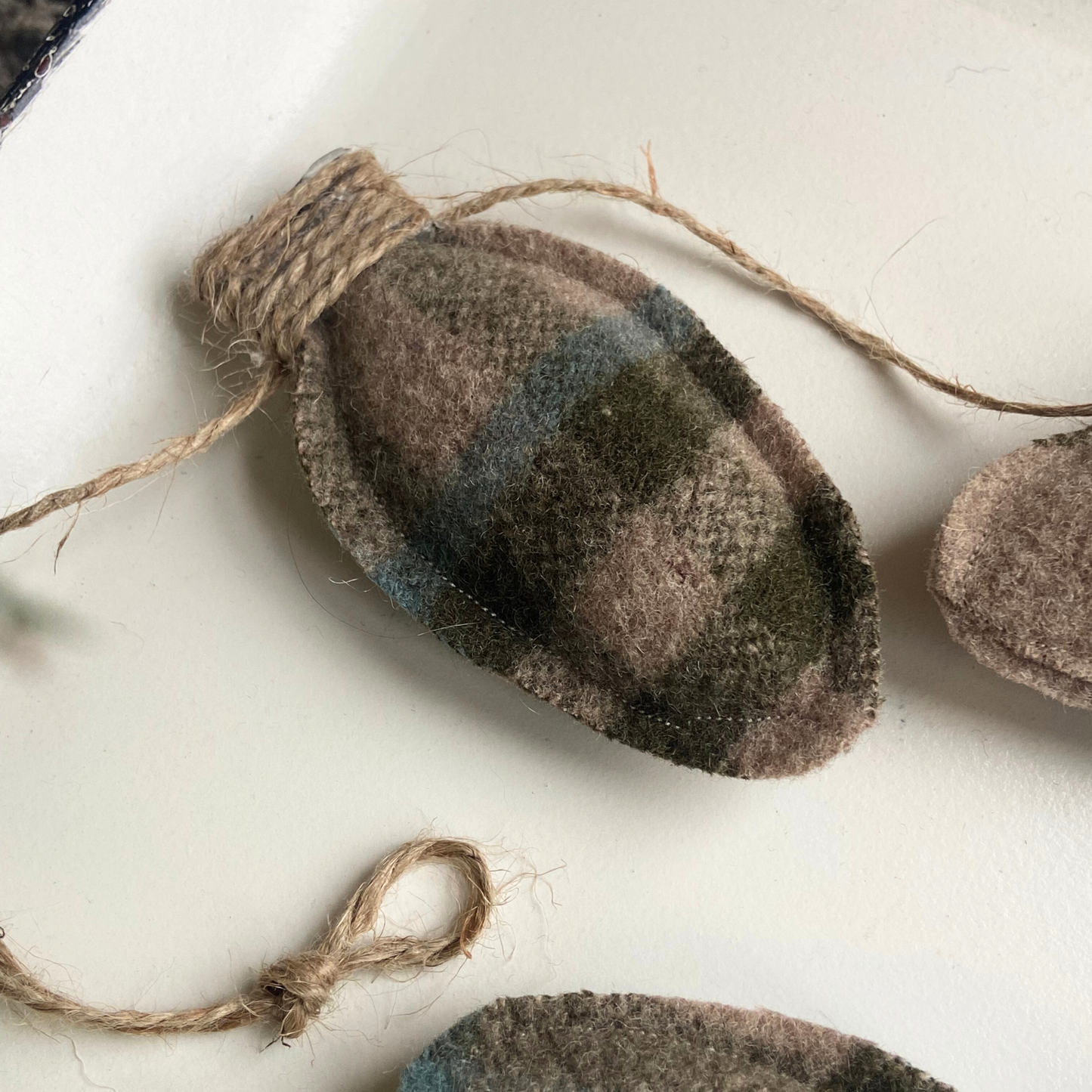 Vintage Plaid Christmas Bulbs Garland