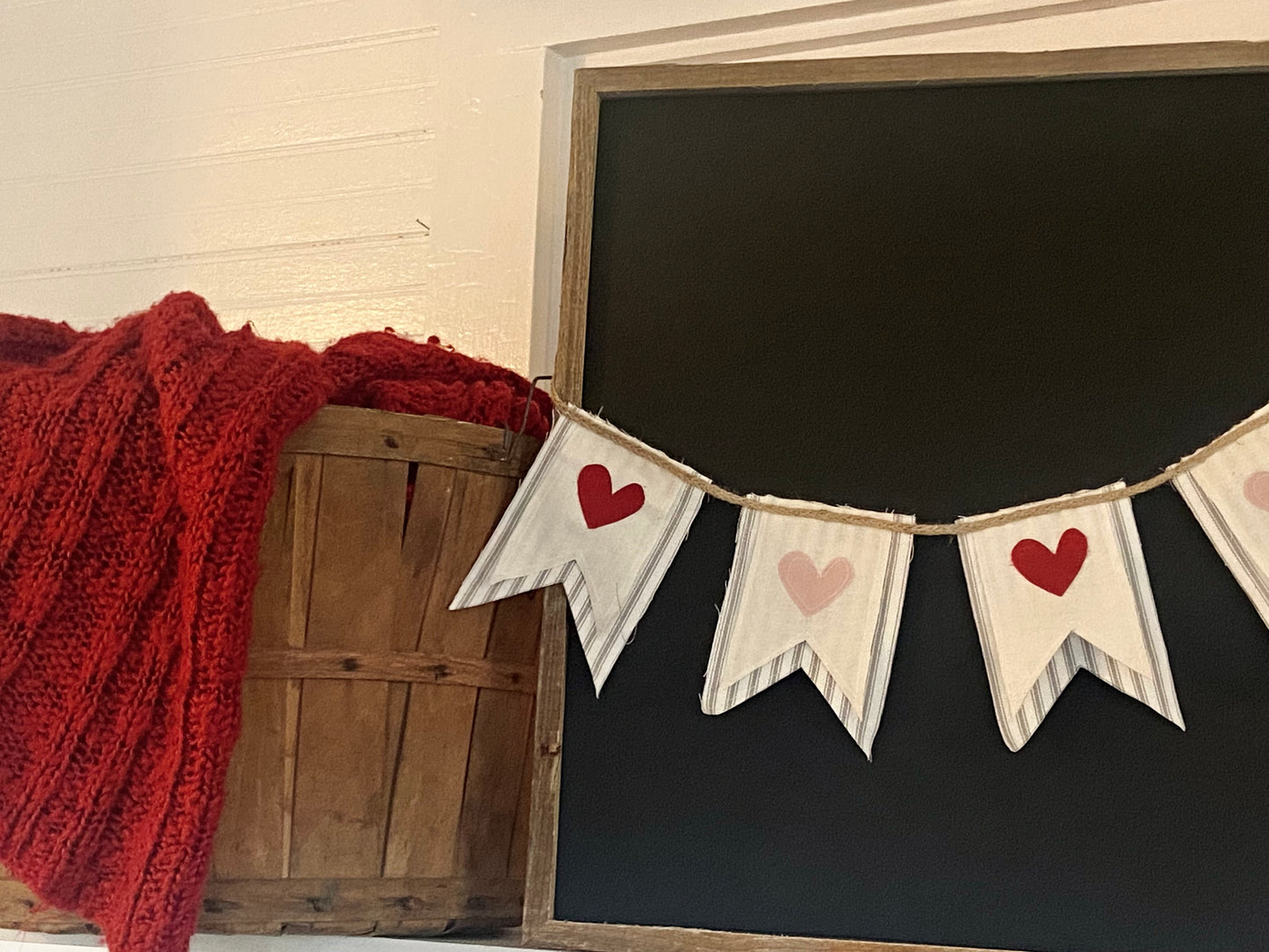 Vintage-Inspired Valentine SweetHeart Pennant Banner in Red & Pink-4ft