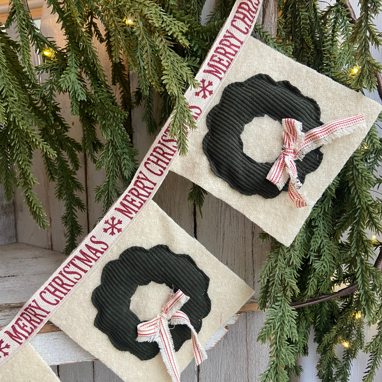 Merry Christmas Wreath Banner