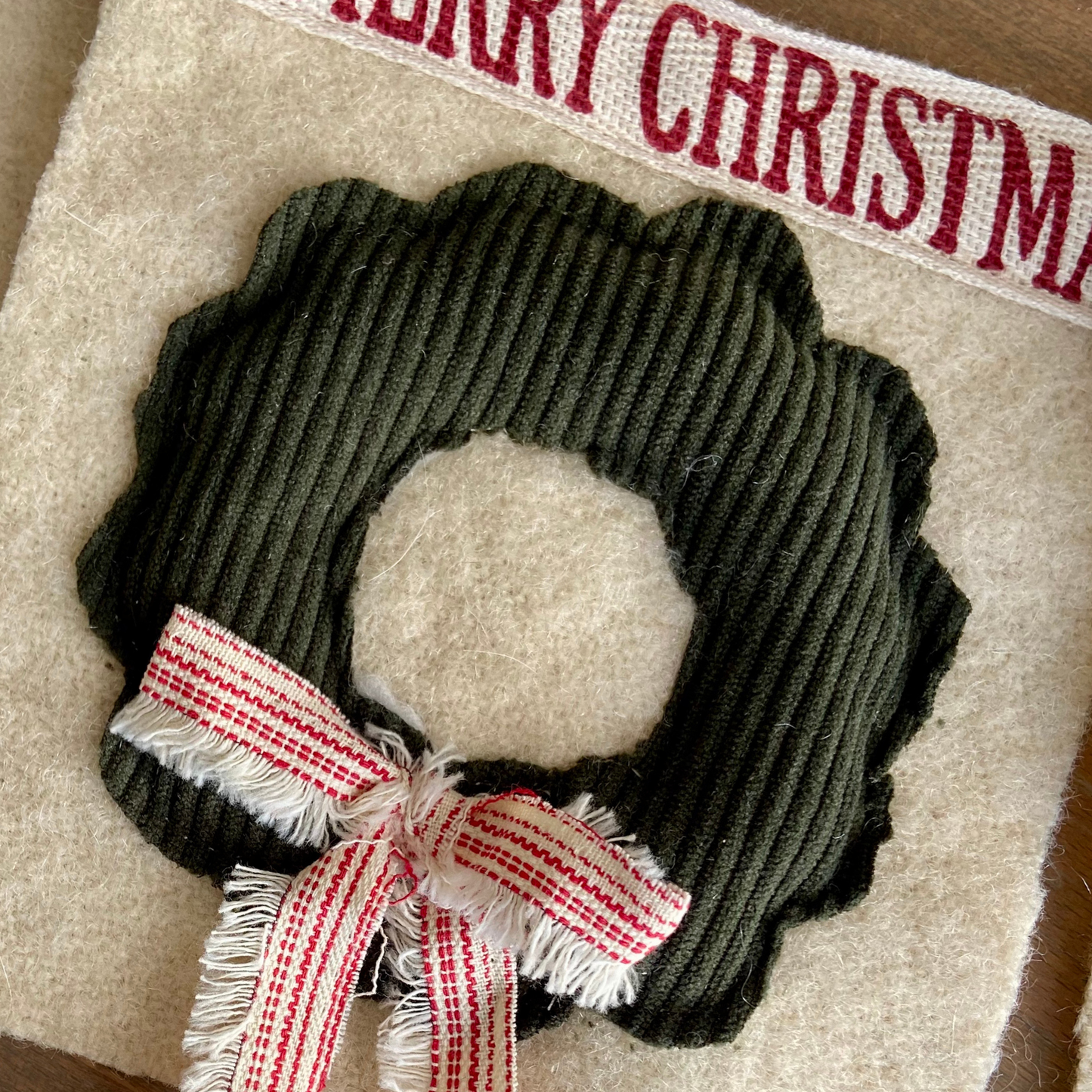 Merry Christmas Wreath Banner