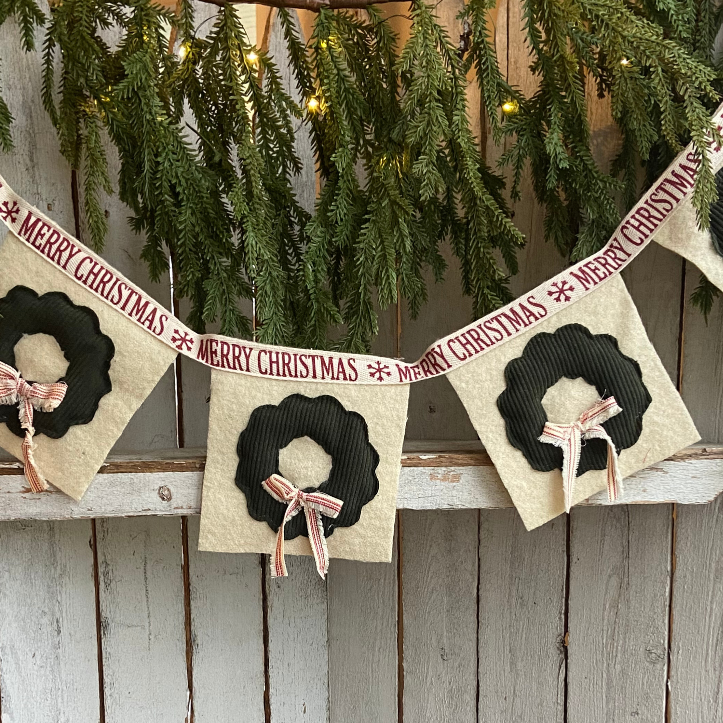 Merry Christmas Wreath Banner
