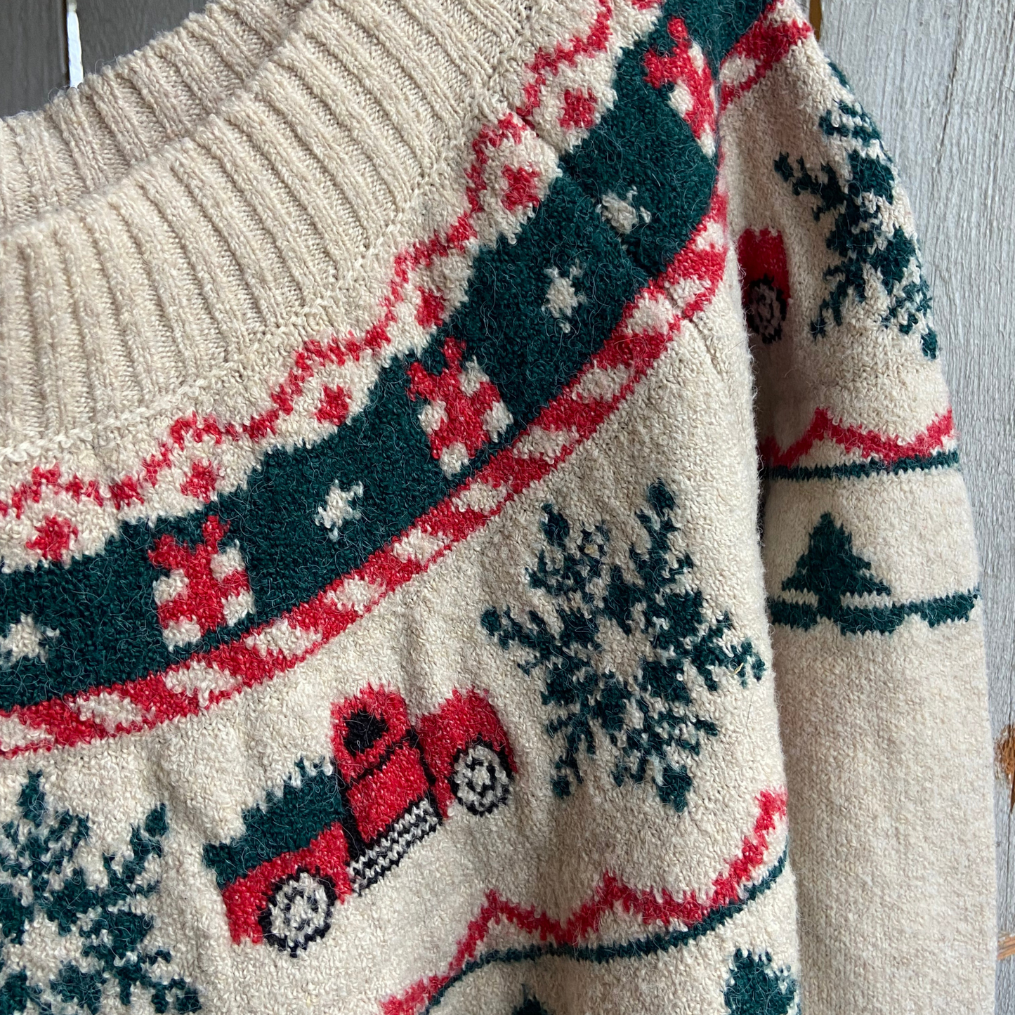 Vintage Christmas Sweater w/Red Trucks and Trees- size 2x