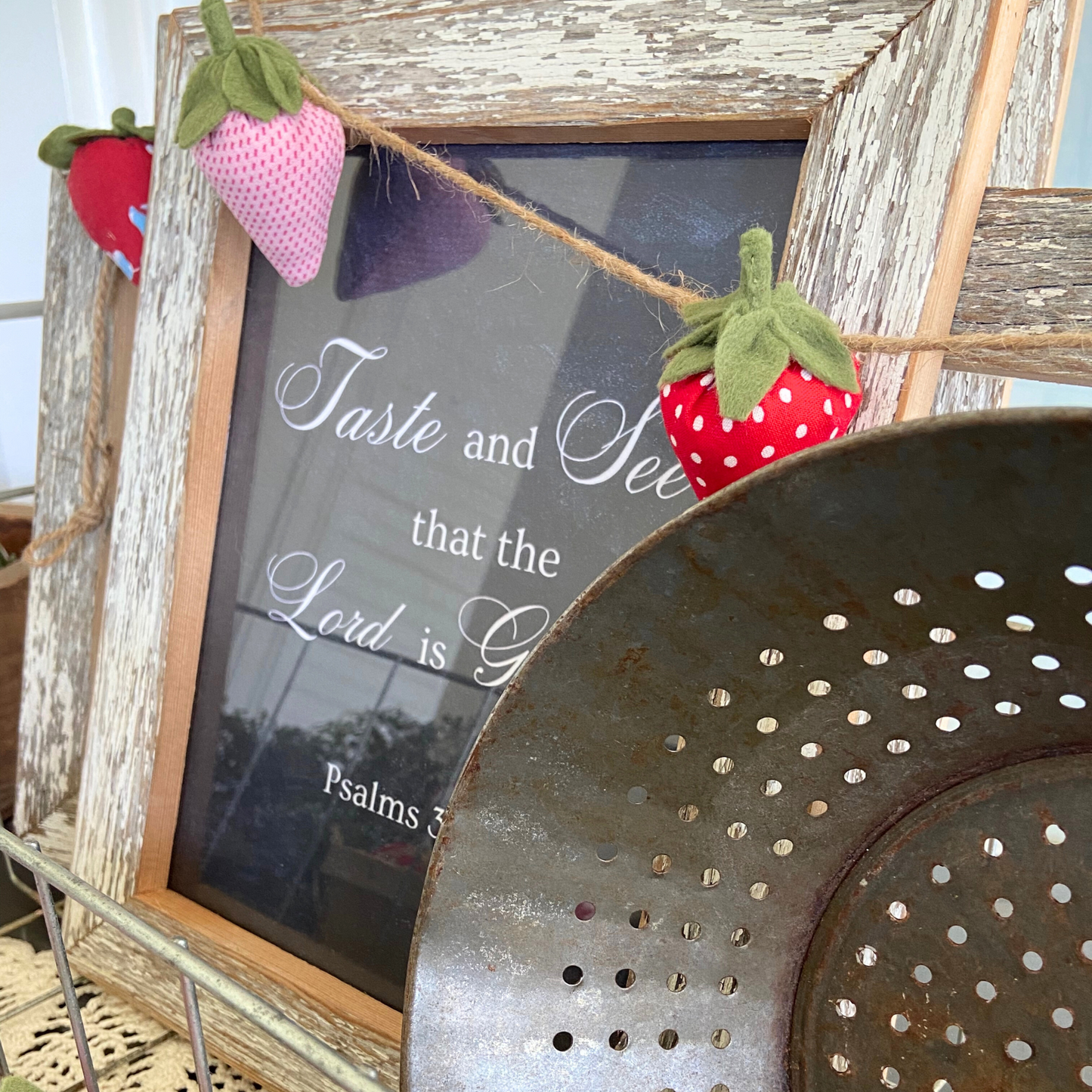 Reclaimed Barn Wood Frame with Chalk-art Print of Psalms 34:8 “Taste & See” 8 x 10